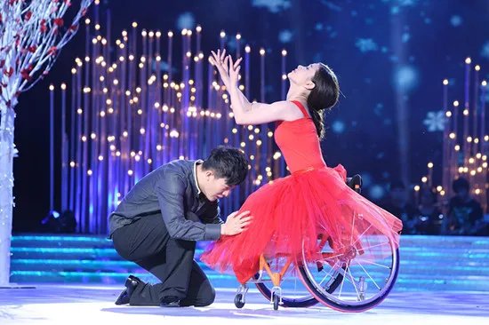 廖智杨志刚《舞出我人生》感动全场 成功挺进全国五强