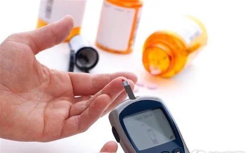 药房发错药警方闪电式找人,你觉得现在警方办事效率如何?