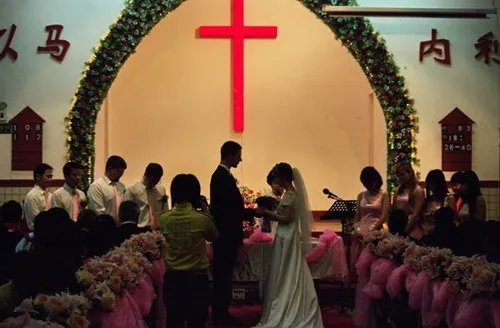 基督教婚礼主持词2017 教堂婚礼主持词怎么说