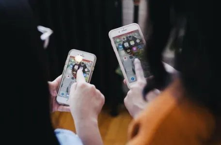 输入姓名自动生成诗句的软件