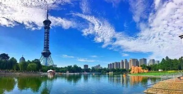 老人连续7年拍摄天空,这么做的目的是什么?