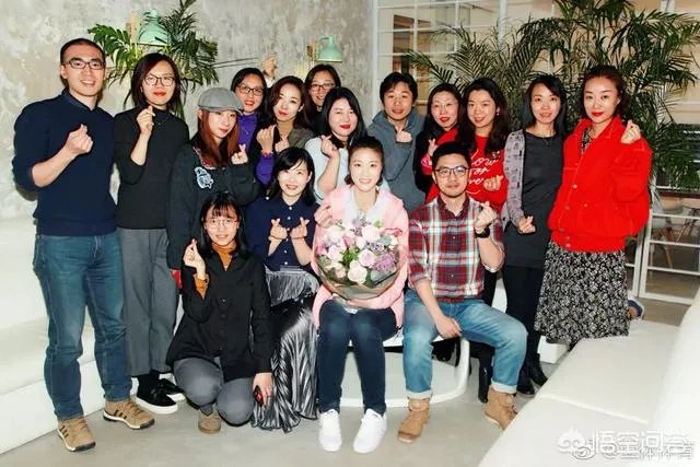 继公布恋情之后，女排最美女神惠若琪又宣布新工作永不退役。你怎么看？