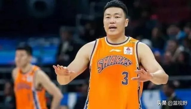 李根因伤缺战上海男篮比赛，被主教练李秋平所指责，对此你怎么看？