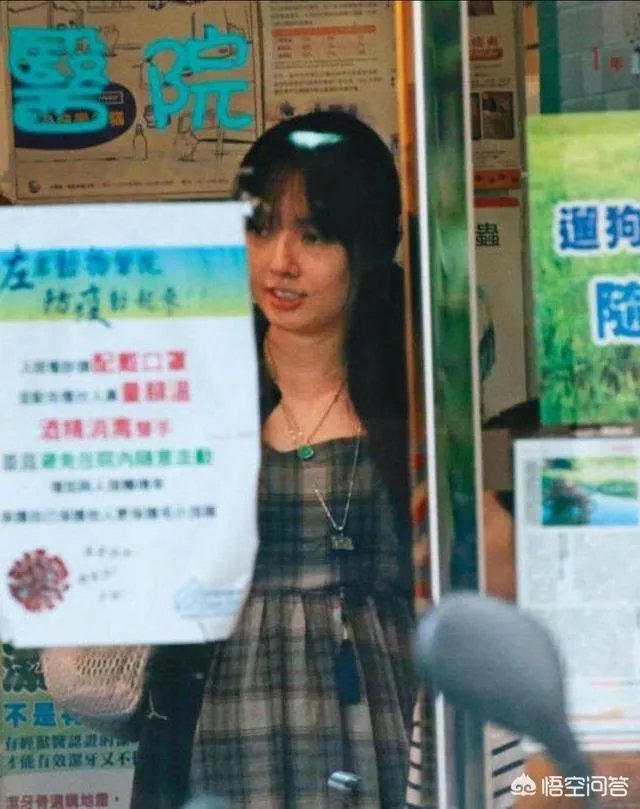 6月17日郭碧婷腹部隆起似皮球被猜测怀孕，为什么明星生子这么多人关注？