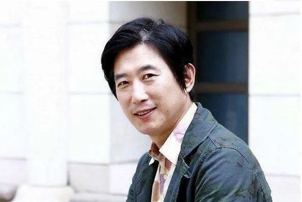 韩国有哪些演员艺人被确诊为新冠肺炎？