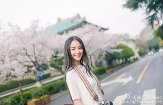 武汉美女众多，武汉大学的校花中你最喜欢哪一个呢？