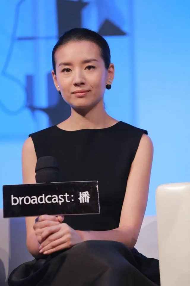 董洁复出初现老态，她和当初的“冷清秋”相比，为什么丧失了灵气和少女感？