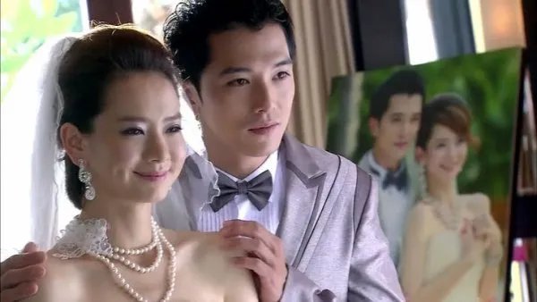 《爱情睡醒了》的女主是谁？