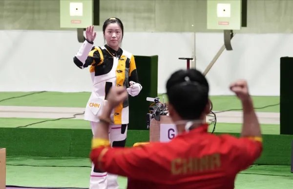 杨倩将奥运会领奖服赠予清华,值得清华学子学习吗？