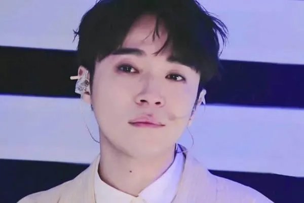 吴青峰怼私生饭，为什么说私生饭是丧失理智和道德的生物呢？