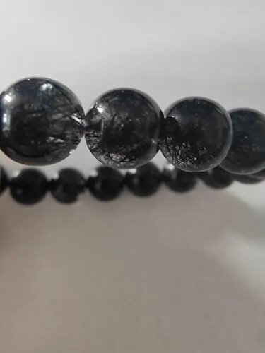 有人帮忙鉴定下这个黑发晶值多少钱吗？