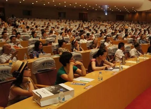 方太邀“邻家大妈”杨奕教你夏日健康养生