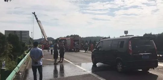 京港澳高速湖南衡东段交通事故多少人伤亡？
