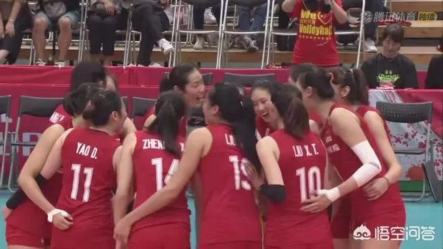 中国女排vs阿根廷队第一局，阿根廷女排进攻踩线失误，踩的是什么线？这是什么失误？