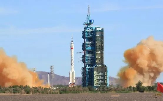 航天员拎着的小箱子是什么 航天员小箱子里面装什么东西