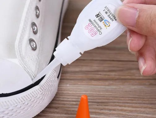 塑料之间用什么胶水粘