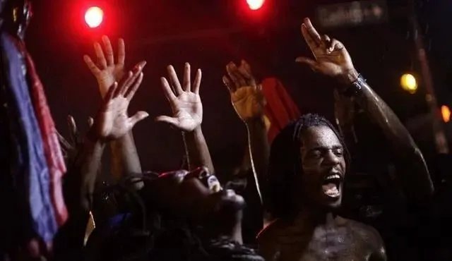 芝加哥发生大规模抢劫，市内桥梁升起的办法起作用吗？