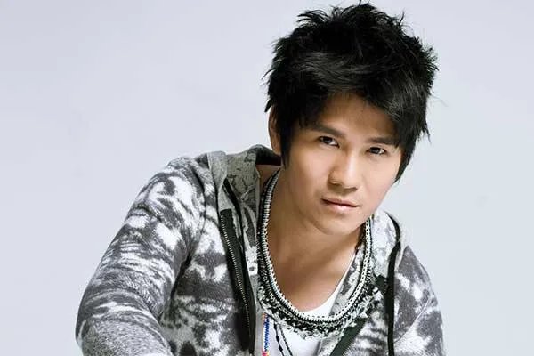 曹格回应醉酒闹事飙脏话,你觉得曹格人品如何?