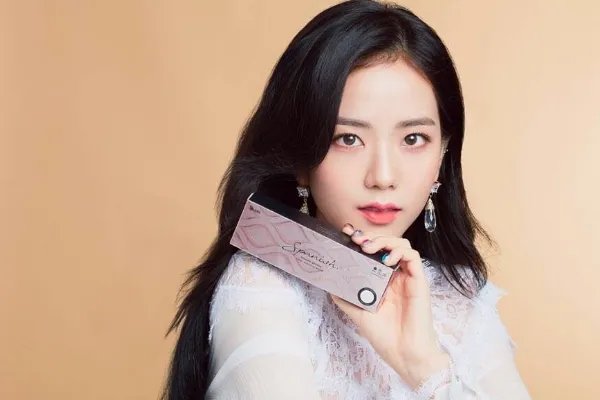 都说金智秀长了一张韩剧女主角的脸,她有多美?
