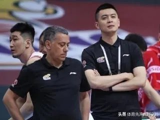 辽篮教练组大动荡，卢伟和马丁内斯相继离开，原因到底是什么？