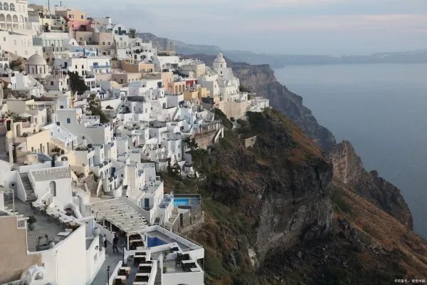 希腊青年失业率极高的原因有哪些，希腊人如何保障高质量生活？