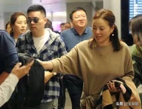 丁俊晖第一任妻子照片？