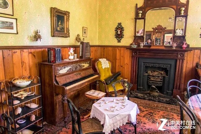 全能性价比神器 佳能G7 X II对比索尼黑卡