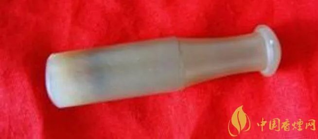 老和田玉烟嘴怎么清洗 玉烟嘴戴身上好吗