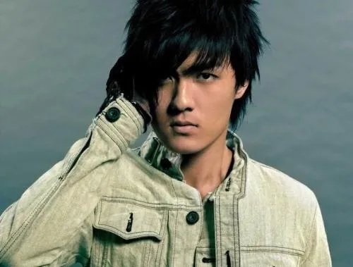 吴克群发文悼念母亲,吴克群都有哪些个人经历?