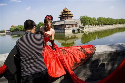 北京婚纱照排行榜2017  北京婚纱照一套多少钱