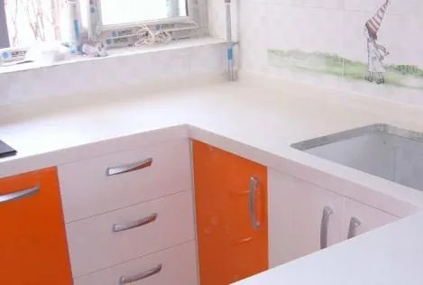 厨房台面到底大理石好还是石英石好？