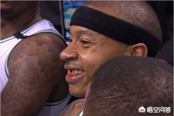 小托马斯发推为科沃尔祈祷：要坚强我的兄弟。你怎么看？