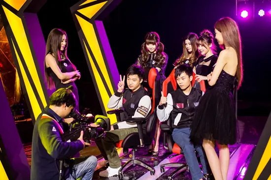 2015游戏春晚震撼来袭 电竞大神齐上阵