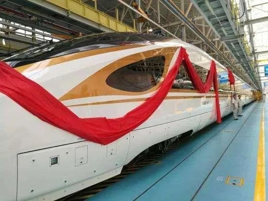 中国高铁复兴号今天首发,复兴号和谐号有什么区别?