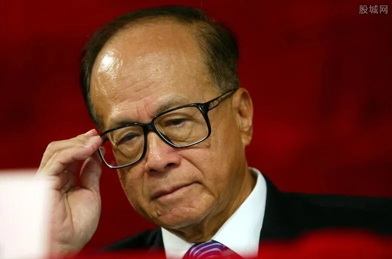 李嘉诚资产12万亿真的吗？ 揭李嘉诚身价多少亿