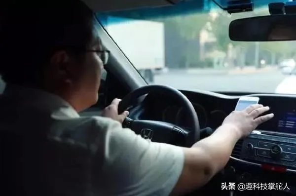 无人驾驶网约车上路,出租车司机会失业吗?