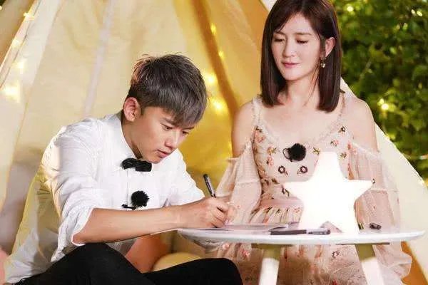 张杰和谢娜结婚多少年了，他们的婚后生活怎么样？