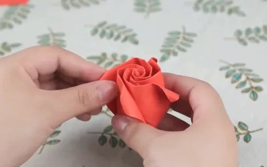 一张纸可以折什么手工?