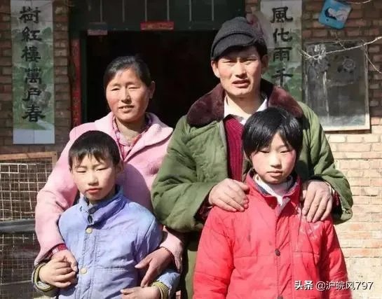 抖音上传有人踹朱之文的大门，此事非常恶劣现在有没有人过问？