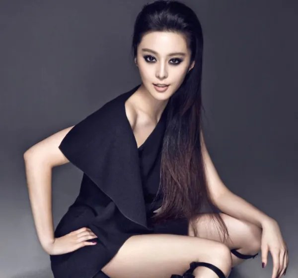 终于瞒不住了，范冰冰与范丞丞的关系曝光，这次不喊弟弟了，喊的是什么？