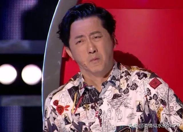 在9月6日的《中国好声音》冠军争夺战中，李荣浩当场指出自己的两位学员的错误，你怎么看？