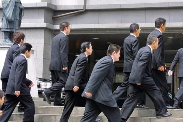 日本最大的黑帮山口组，为何会走向被分裂的局面？