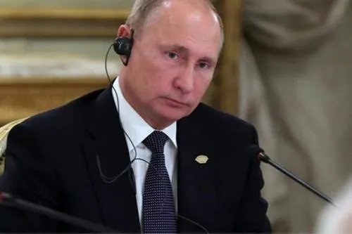 俄乌之间闹得沸沸扬扬,为什么俄罗斯不主动攻击乌克兰?