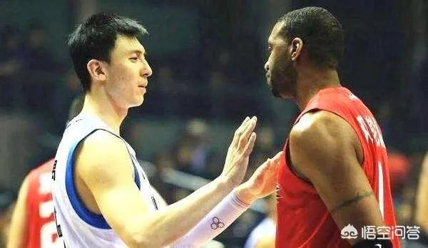 吉喆对麦迪摇手指