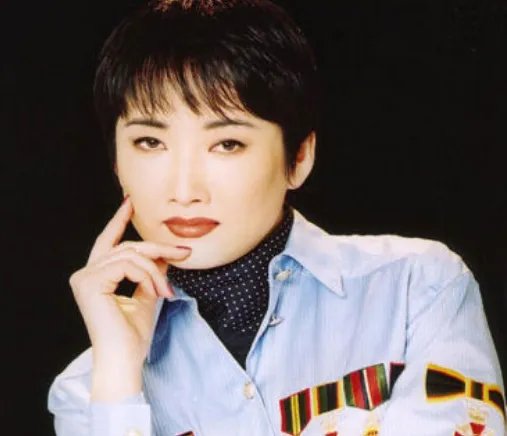 因拒绝生孩子被王刚抛弃的成方圆，后来是怎样报复的？