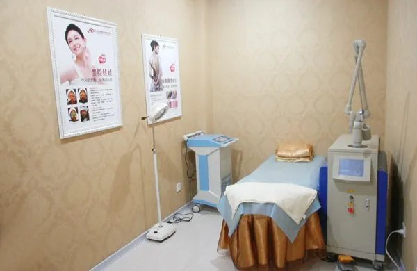 网红小冉抽脂感染去世，涉事整形医院已暂停接诊，此事该如何追责？