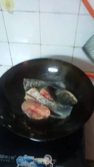 芋头白菜炖鱼头