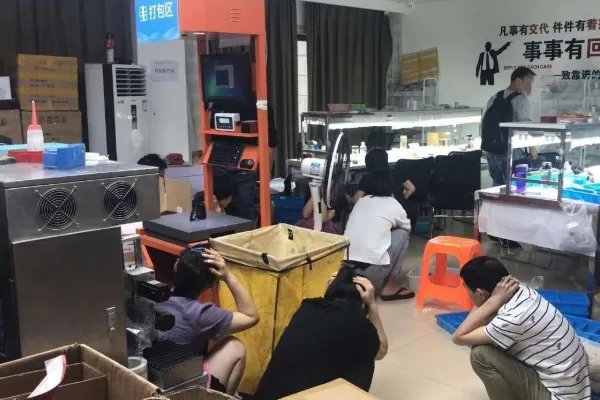 网红主播直播间卖假货当场被抓，消费者怎么鉴别假货？