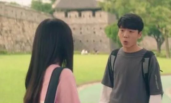 《我的ID是江南美人》为什么女主幼时从来没有正面出现?