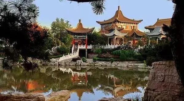 天津欢乐谷和北京欢乐谷哪个好玩？